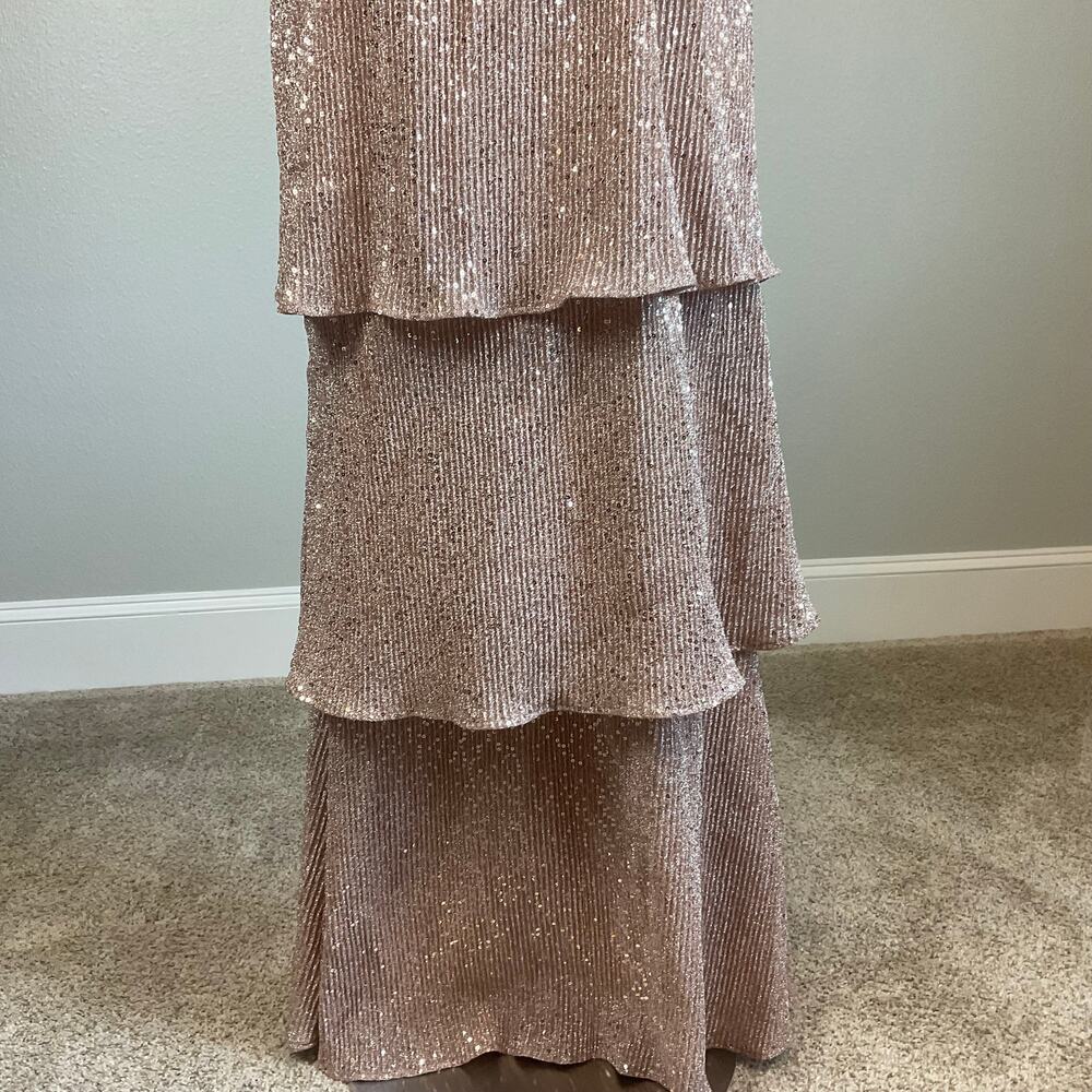 AQUA Rose Gold Pink Evening Gown Sequined Tiered Ruffle A-Line Dress Size 4 - Picture 8 of 11